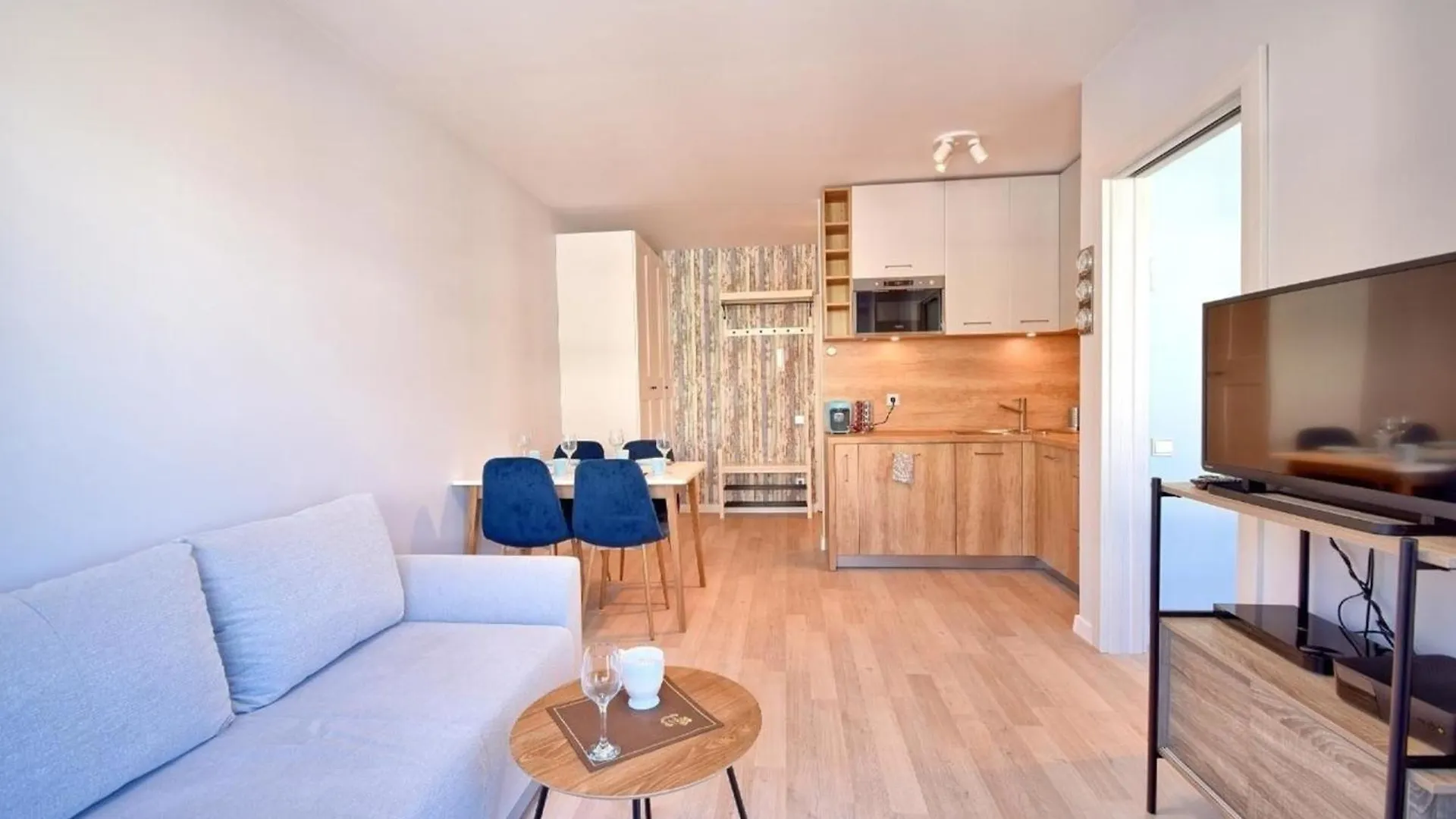Charmantes Appartement In Kolberg Mit Garten Apartment Kolobrzeg